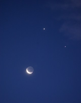 Venus and Jupiter aligned with the Moon on December 1, 2008