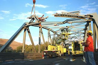 Bridge repair, photo by WSDOT